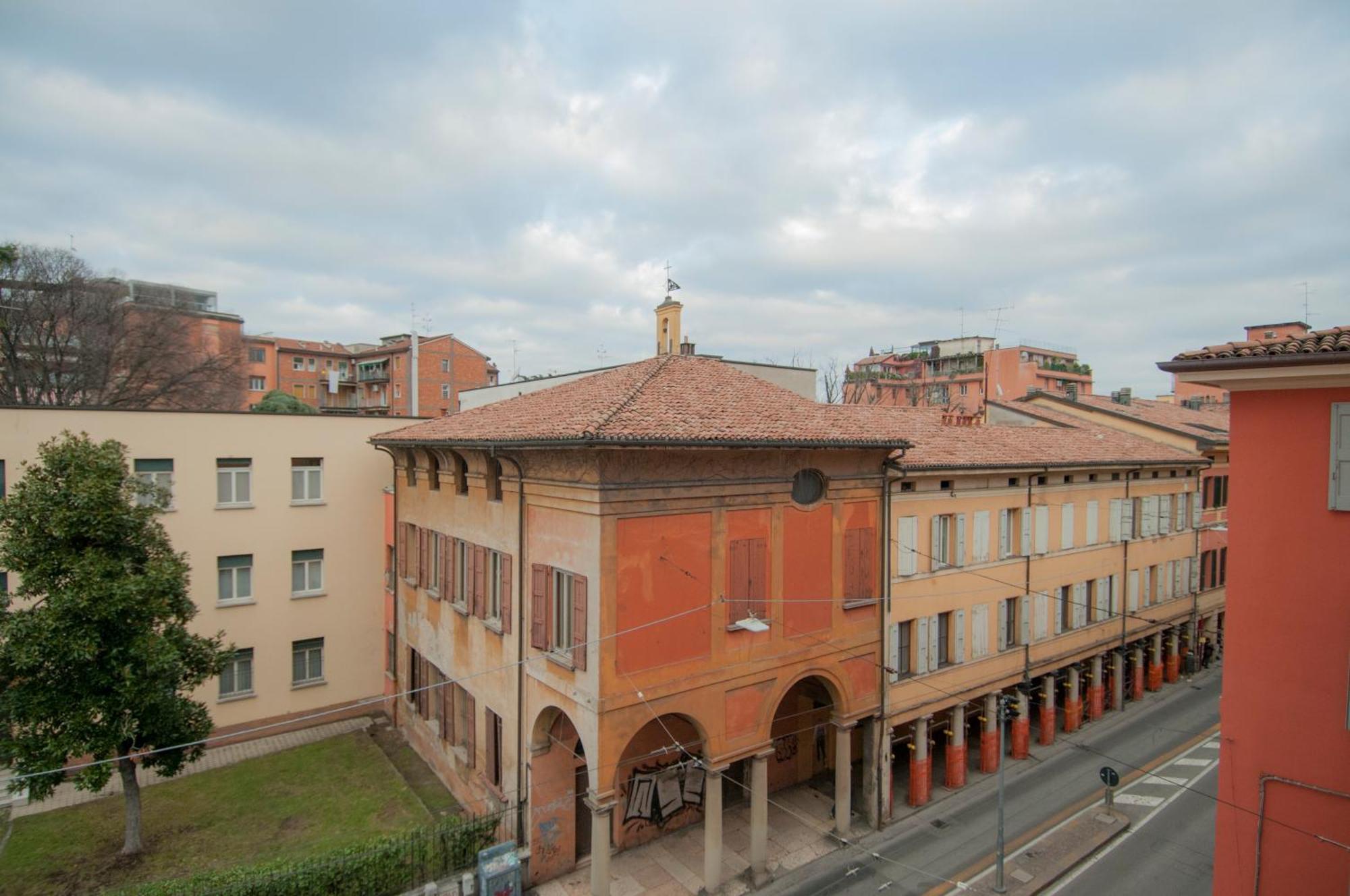 Blanco Apartment - Ambrogiohost Bologna Bagian luar foto